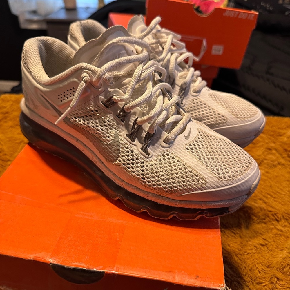Women’s Nike airmax 2011s